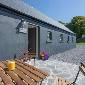  Ferienhaus Coach House On The Shores Of Lough Corrib