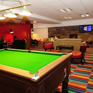  Hostel Savoy Centre